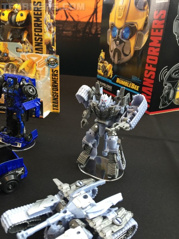 Sdcc 2018 New Bumblebee Energon Igniters Movie Toys From Hasbro  (29 of 49)